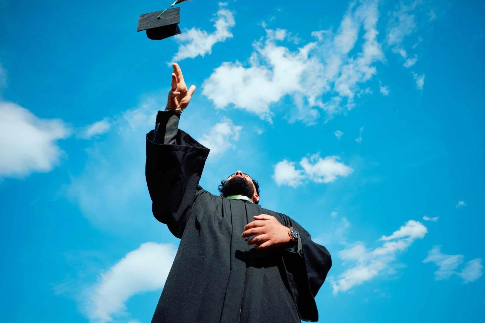 CAS Issuances Up 8% Across UK Universities: What the Latest Data Reveals